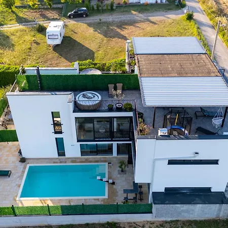 Luxe Waters Retreat Villa